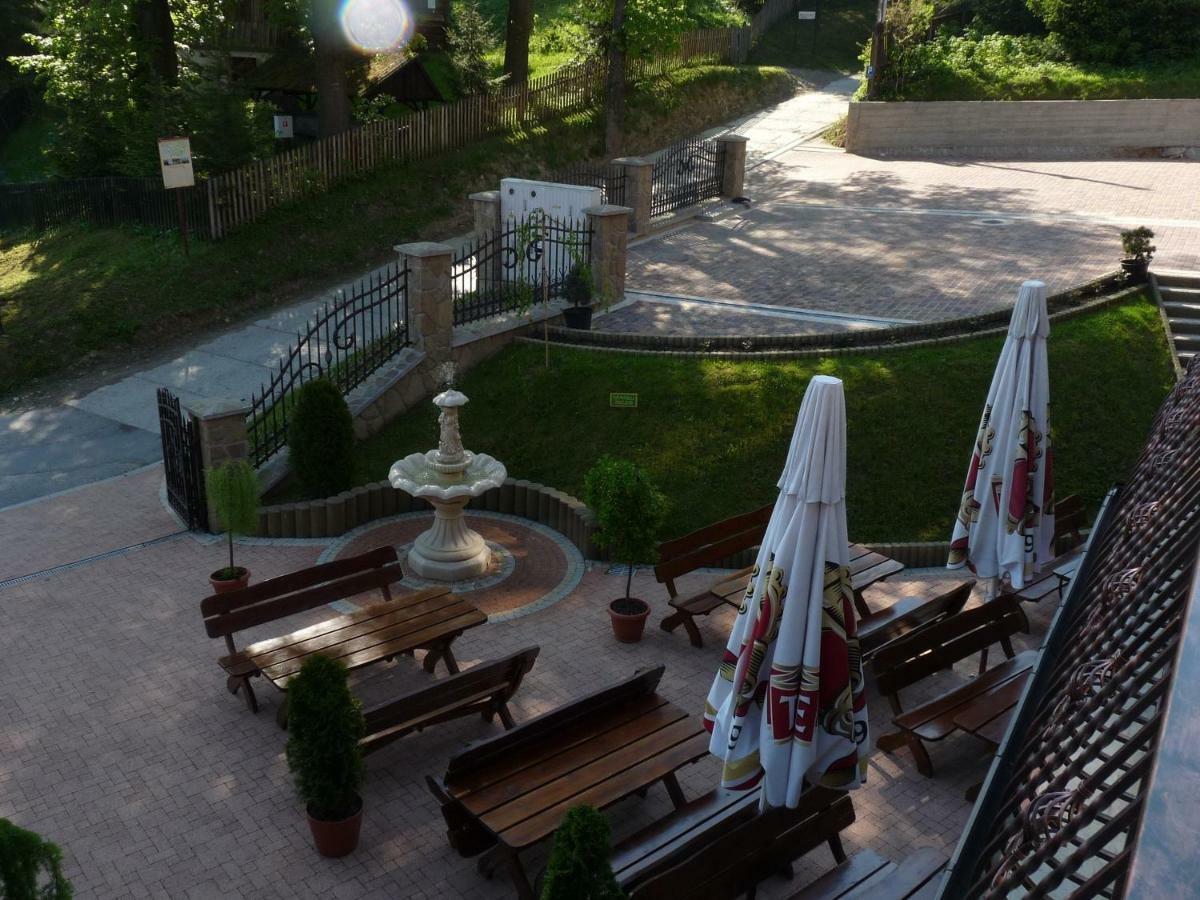 Pensjonat Czardasz Niedzica Zamek Exteriör bild