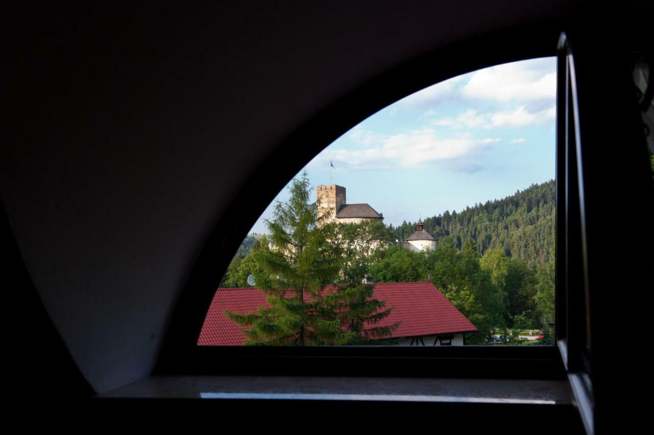 Pensjonat Czardasz Niedzica Zamek Exteriör bild